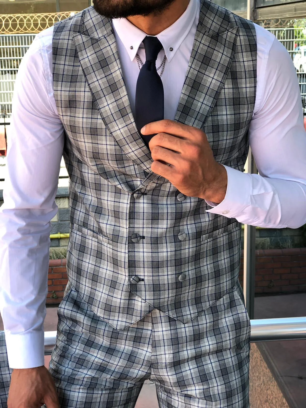 Andriano Slim-Fit Plaid Suit in Gray