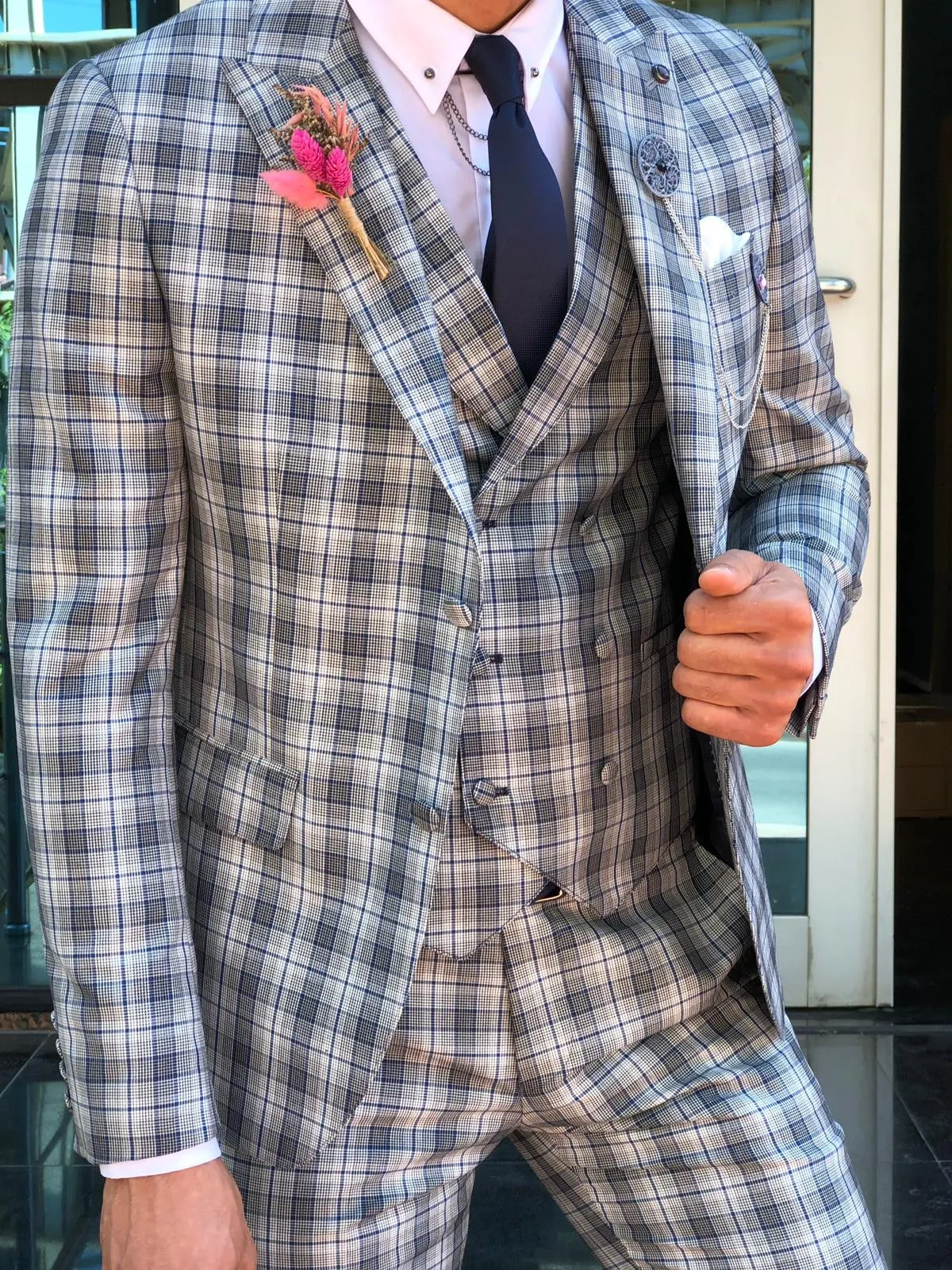 Andriano Slim-Fit Plaid Suit in Gray