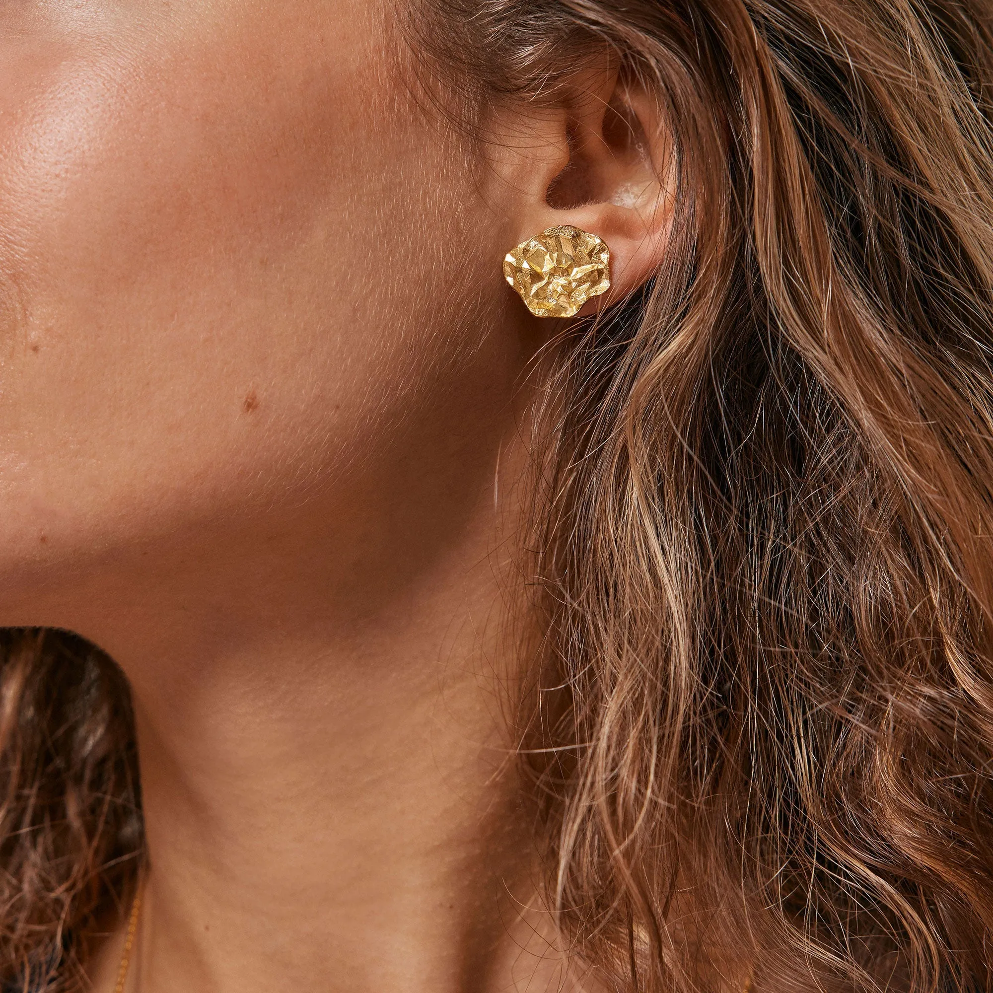 Gold Windy Stud Earrings