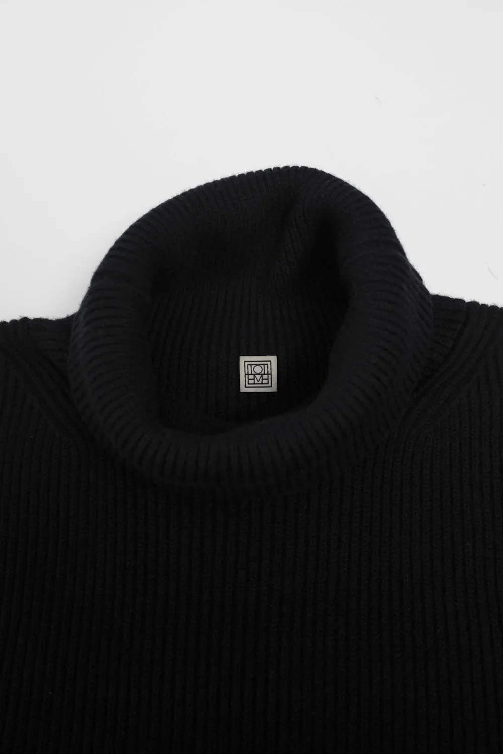 TOTEME WOOL BIB BLACK TURTLE VEST