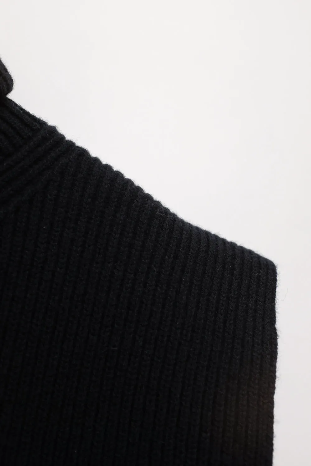 TOTEME WOOL BIB BLACK TURTLE VEST