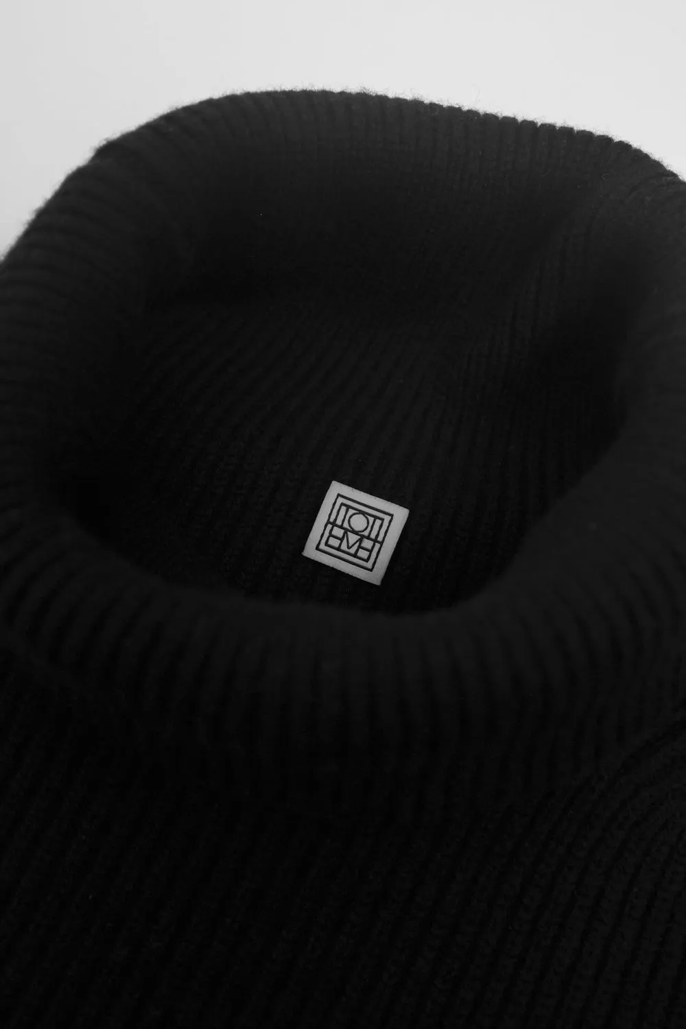 TOTEME WOOL BIB BLACK TURTLE VEST